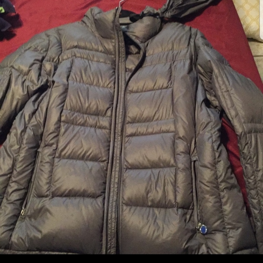 Calvin Klein Puff Jacket packable lightweight.